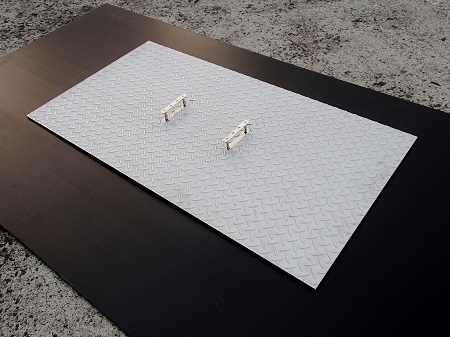 グリストラップ 蓋:「２個１」で「溶接なし」を東京都練馬区にあるダイニングバーさんへ