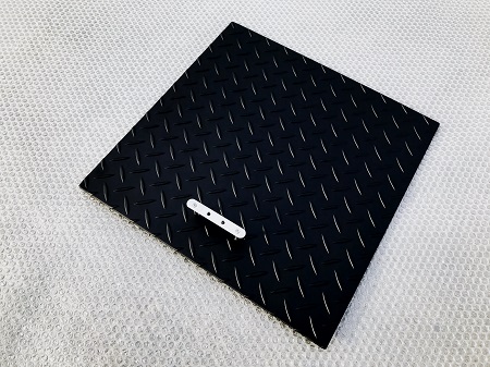 グリストラップ 蓋:蓋をふみ抜きそうで危険だという事で最優先で東京都の郷土料理店さんへ