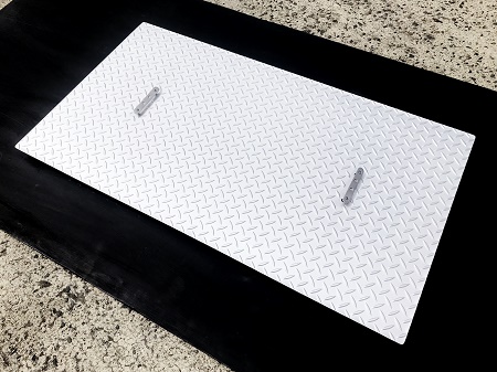 グリストラップ 蓋:急ぎという事でグリストラップ蓋を東京都港区のとんかつ屋さんへ